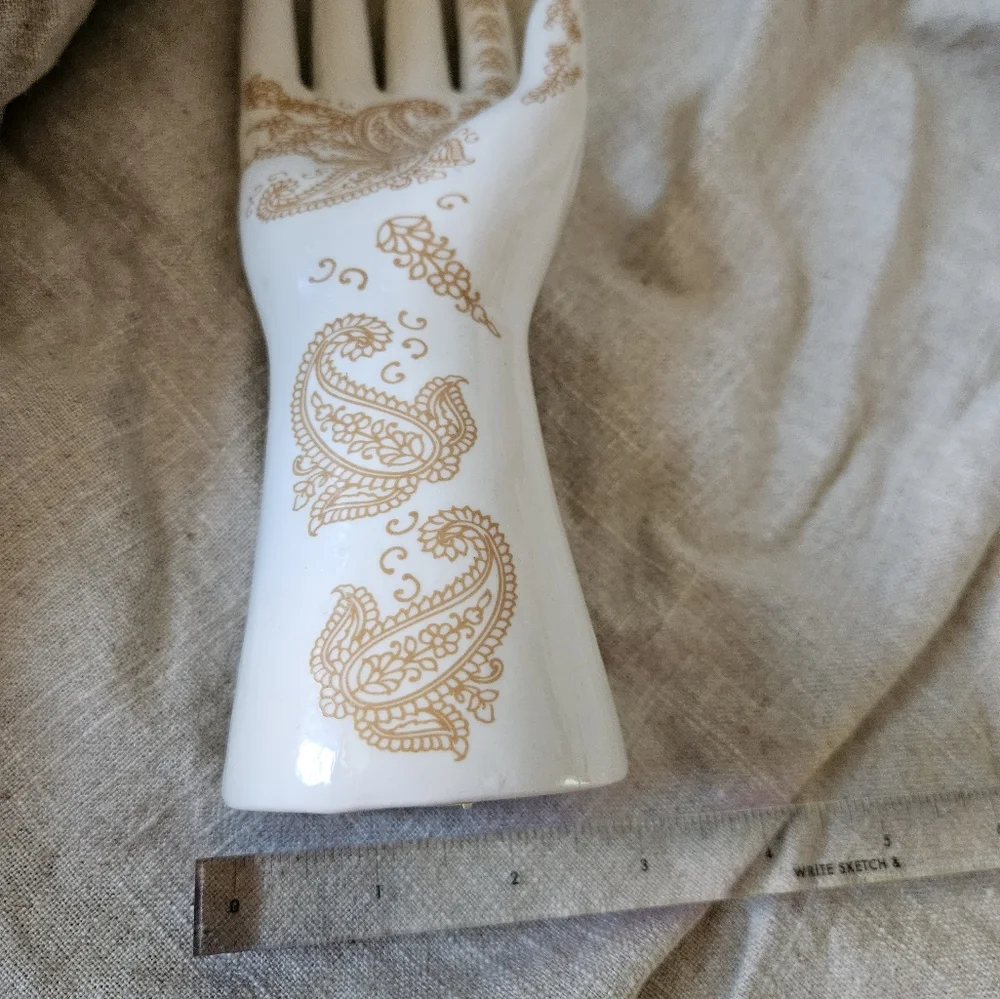 Vintage Inspired Porcelain Hand Mannequin for Jewelry Display - Picture 5 of 5